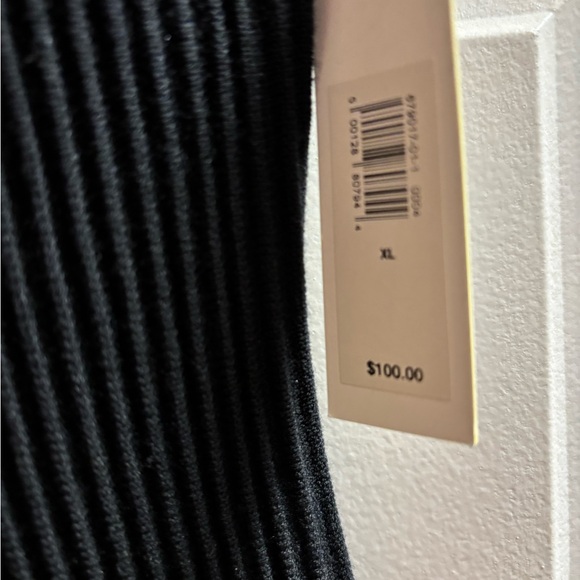 Banana Republic Black Ribbed Sleeveless Tank - Picture 4 of 4
